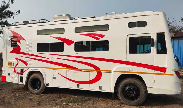 12 seater vanity van hire with toilet washroom kitchen hire in delhi india